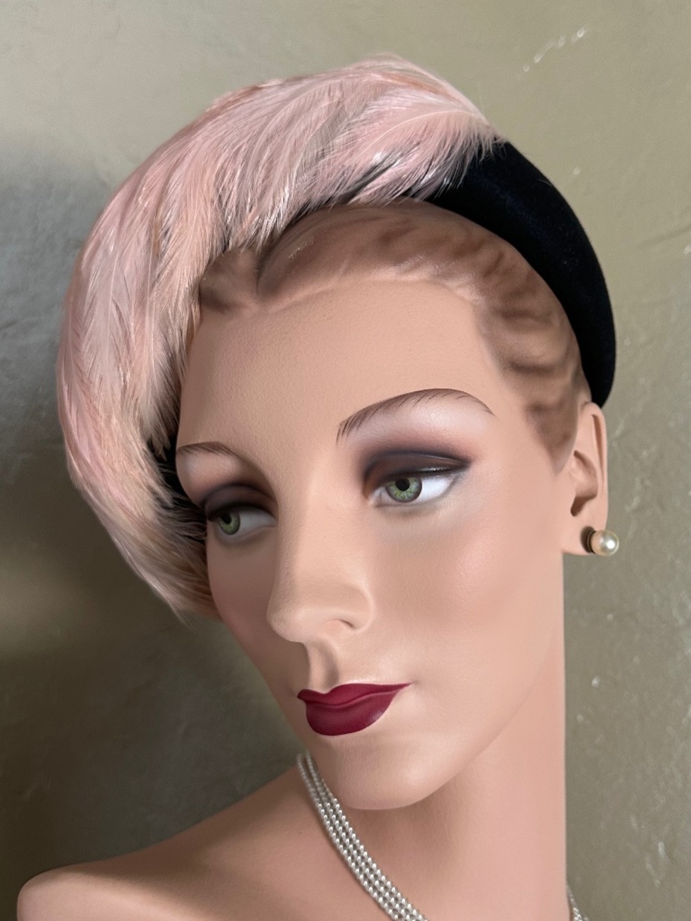 DRAMATIC 1950's BLACK FELT ASYMMETRICAL COCKTAIL HAT + PINK FEATHERS